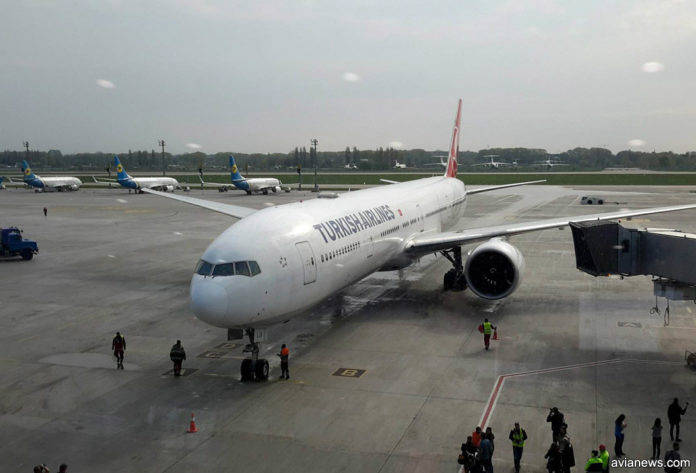 Boeing 777-300 Turkish Airlines в Києві