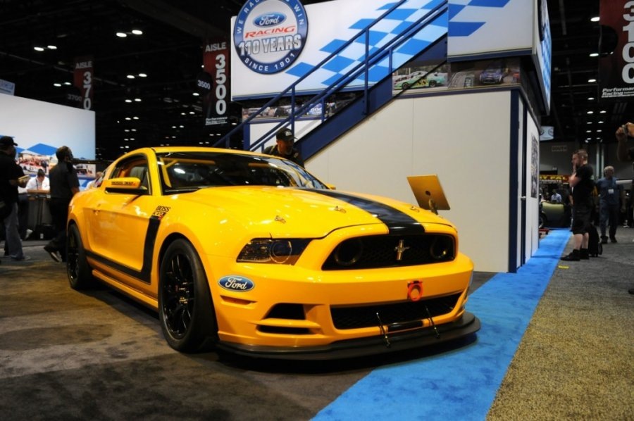 Ford представил на шоу спортивных и гоночных автомобилей, проходящем в Орландо (Флорида, США), концепт-кар Mustang Boss 302SX