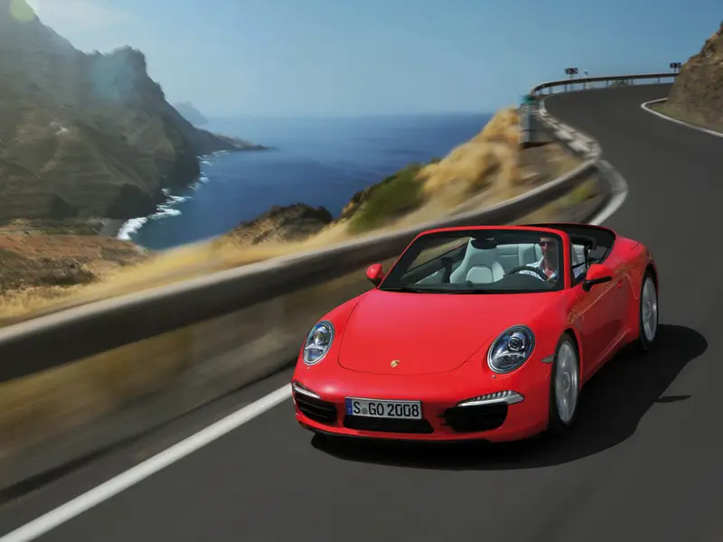 Официальная премьера открытой модификации Porsche 911 состоялась на автосалоне в Детройте