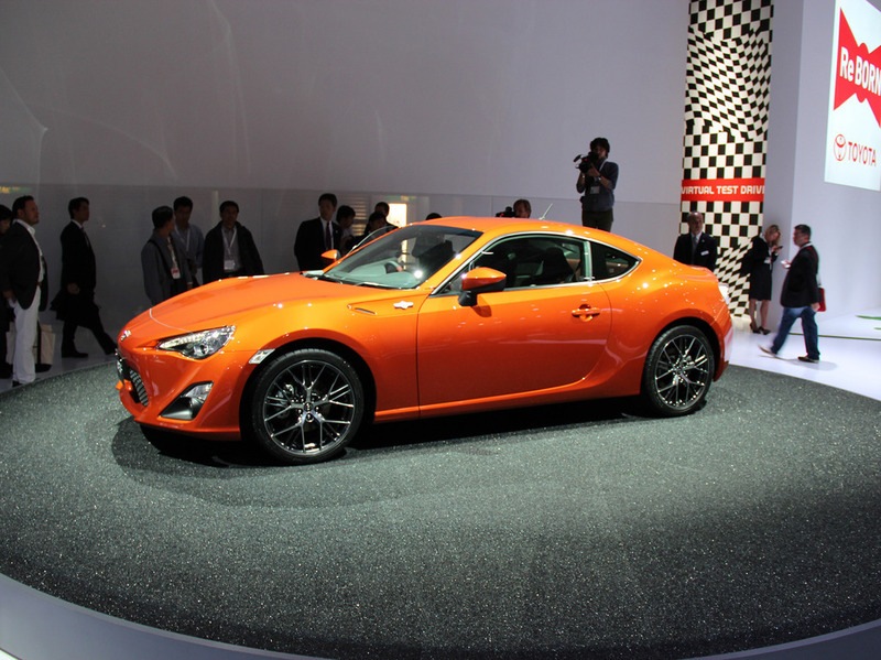 Японский автопроизводитель Toyota представил миру серийную версию купе, которое было разработано совместно с компанией Subaru.