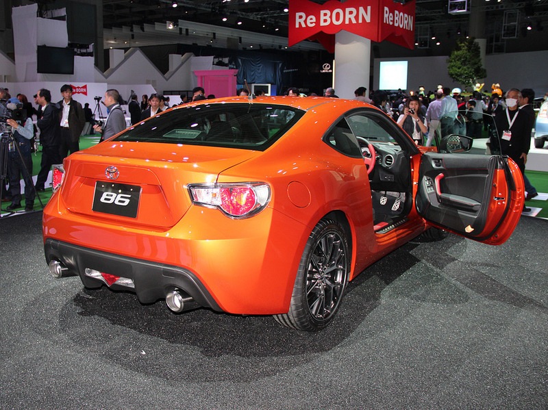 Японский автопроизводитель Toyota представил миру серийную версию купе, которое было разработано совместно с компанией Subaru.