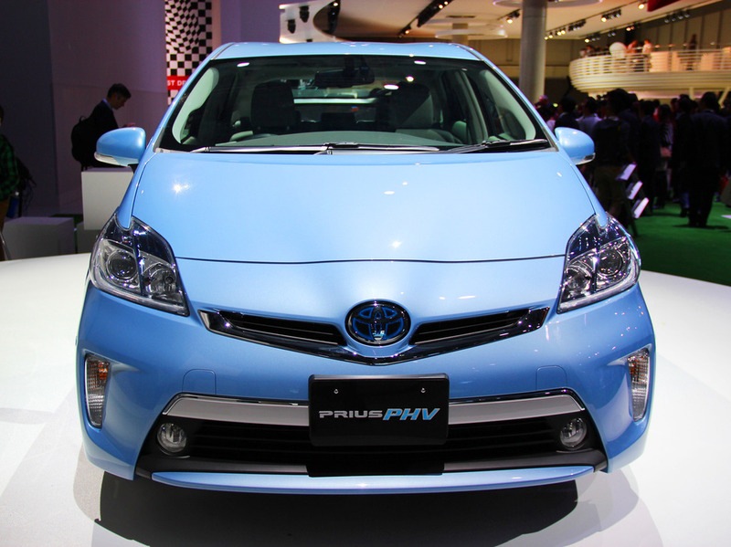 Концерн Toyota готов начать продажи гибридной модификации Prius, способной подзаряжаться от бытовой электросети. 