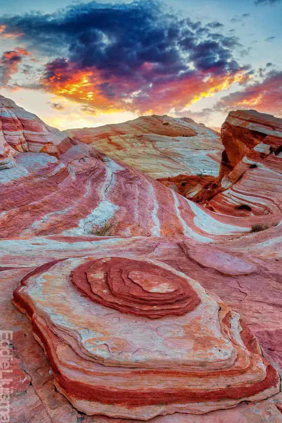 Долина огня в State Park, штат Невада, США