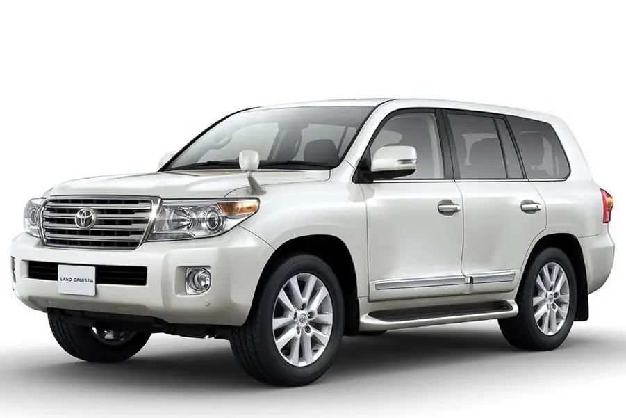 Концерн Toyota Motor официально представил модернизированный внедорожник Land Cruiser 200