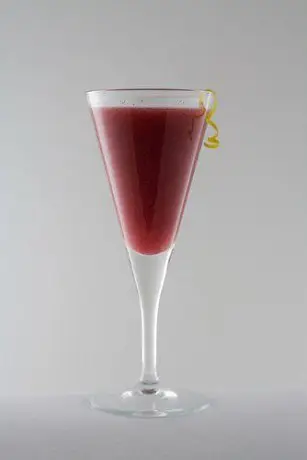 Cheese with champagne and black currant