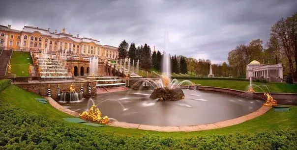 Петергоф в Санкт-Петербурге, Россия