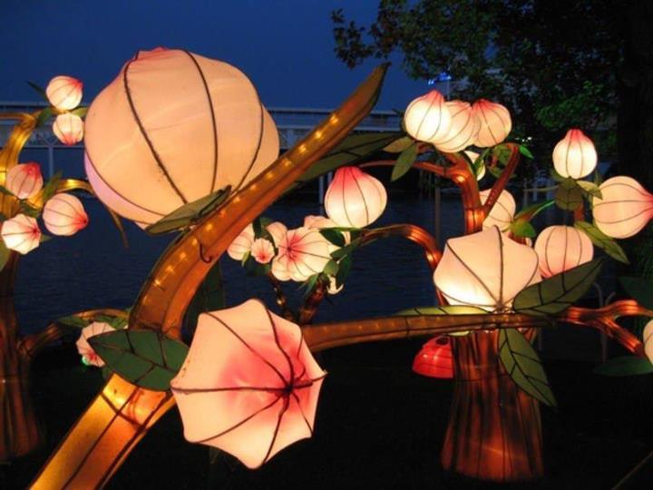 Праздник фонарей в Китае, знаменующий долгожданный приход весны