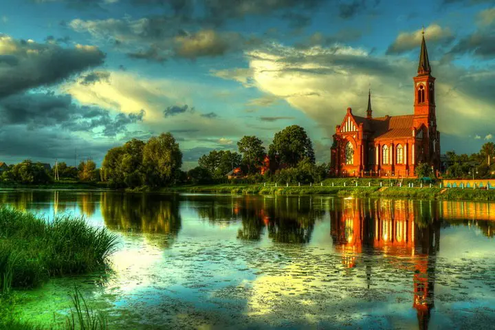 Belarus, Postavy