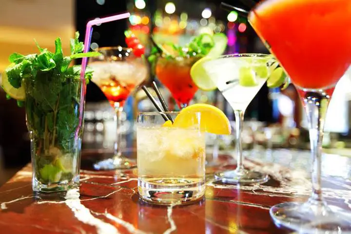The rubric How to drink and not get drunk? For example, business dinner, corporate party, wedding. And it is always helpful to know how to drink and not get drunk on alcohol.</br></p><p></br></p><p>The way vaccination.</br></p><p>4-5 hours before the feast should drink about 100 grams of vodka, whiskey, cognac or any other drink with a strength of about 40 degrees. Your body will feel the effects of alcohol and start producing alcohol dehydrogenase & ndash; enzymes that are responsible for the processing of alcohol in the body.</br></p><p>As a result, & ndash; you would need to drink more to get drunk. Although this is not advised to get involved.</br></p><p>To be continued ..</p>