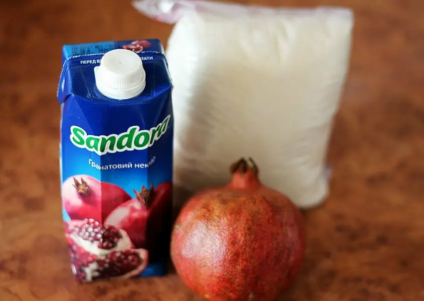 The recipe for homemade grenadine.