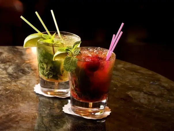 Cocktail Drunk Twins