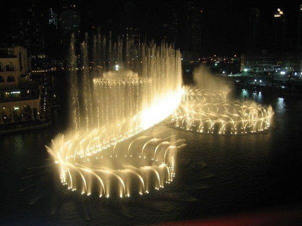 Фонтан Дубай- самый большой фонтан в мире, настоящее инженерное чудо