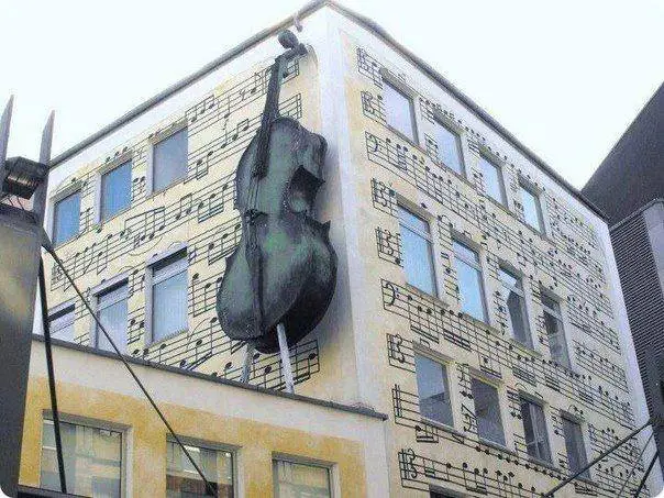 Stunning street art