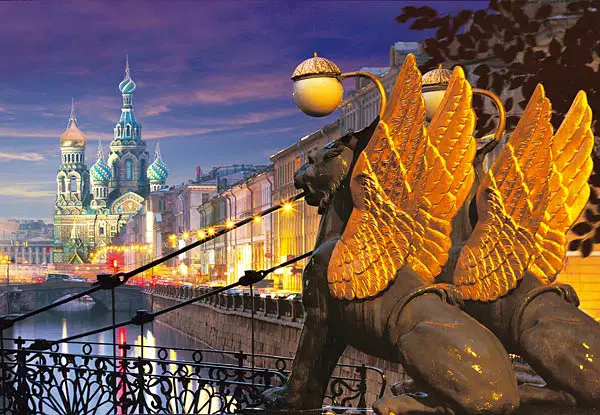 Мифический, величественный, романтичный Санкт-Петербург
