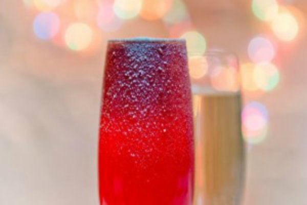 Новогодние рецепты: Зимний коктейль<br>По-настоящему зимний коктейль с шампанским .