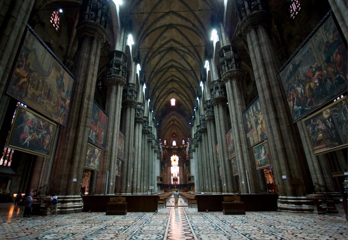 Мила́нский собо́р (итал. Duomo di Milano) — кафедральный собор в Милане, расположен в историческом центре города.