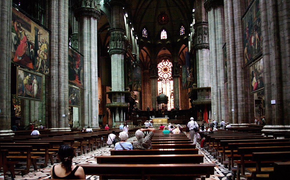 Мила́нский собо́р (итал. Duomo di Milano) — кафедральный собор в Милане, расположен в историческом центре города.
