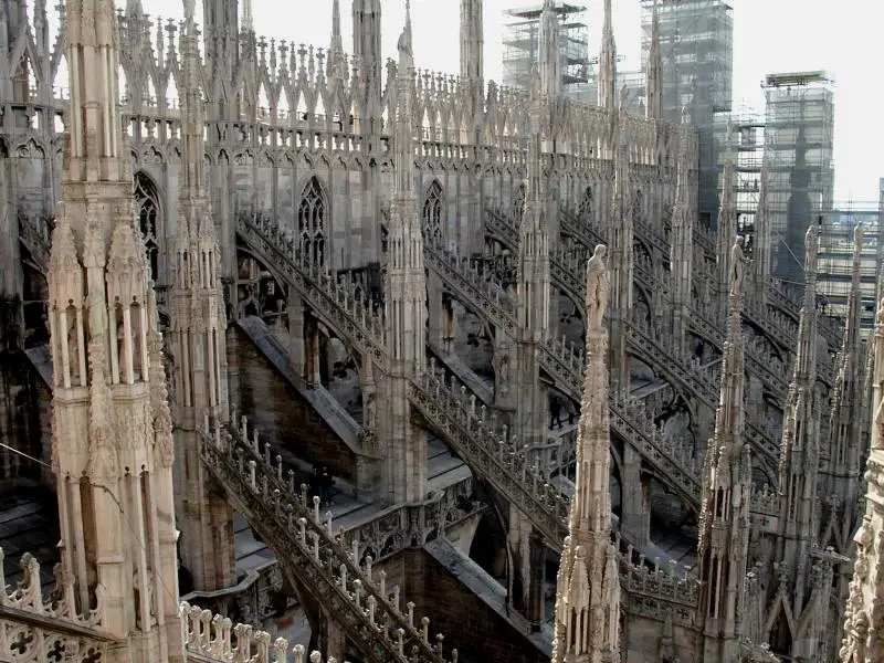 Мила́нский собо́р (итал. Duomo di Milano) — кафедральный собор в Милане, расположен в историческом центре города.