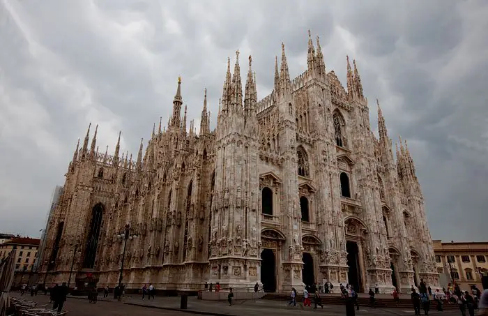 Мила́нский собо́р (итал. Duomo di Milano) — кафедральный собор в Милане, расположен в историческом центре города.