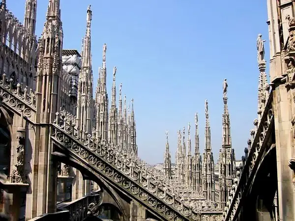 Мила́нский собо́р (итал. Duomo di Milano) — кафедральный собор в Милане, расположен в историческом центре города.