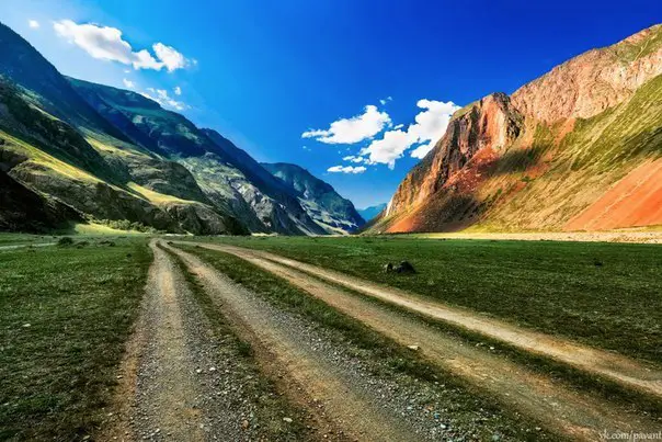 Дорога в долине, Алтай