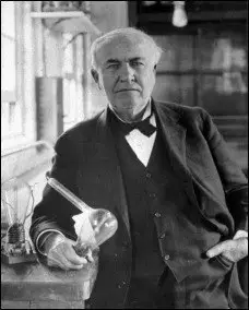 Thomas Edison, the creator of the incandescent lamp, was afraid of the darkness