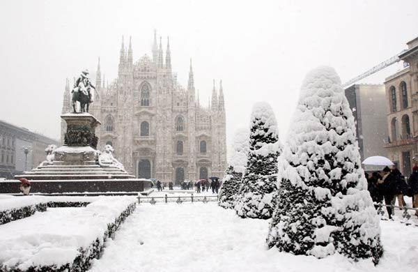 Зимняя улица Милана, Италия