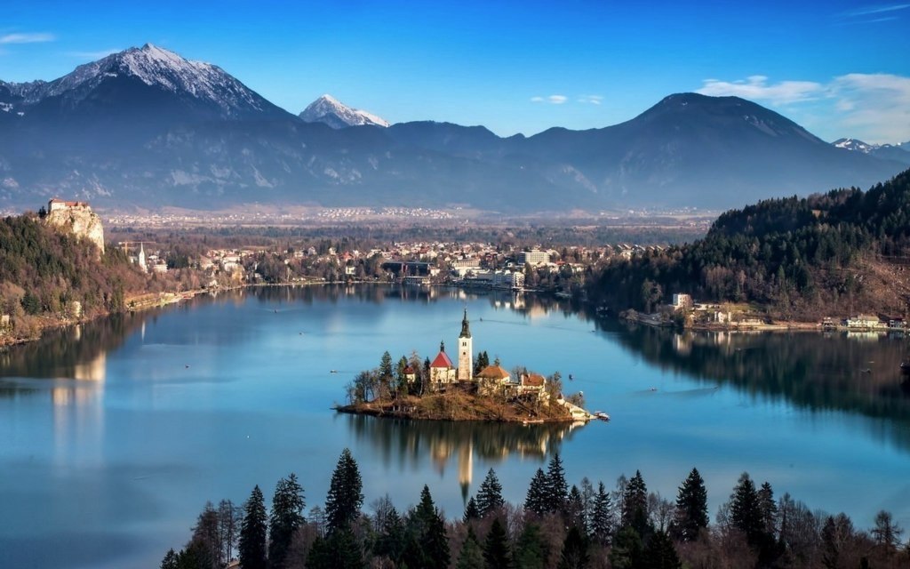 Вид на озеро Блед, Словения