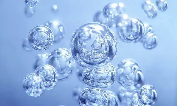 When boiling water, its molecules move at a speed of 650 meters per second