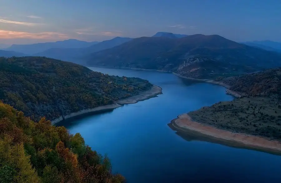 Река в горах, Родопы, Болгария