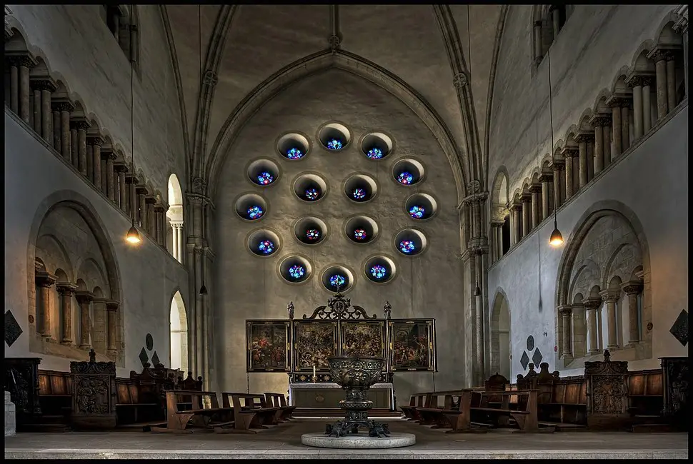 Мюнстерский собор – собор святого Павла (нем. St.-Paulus-Dom) — одно из самых значительных церковных сооружений в Вестфалии, находится на площади Домплац в городе Мюнстере