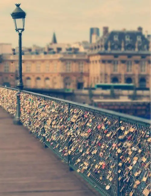Paris... Paris.