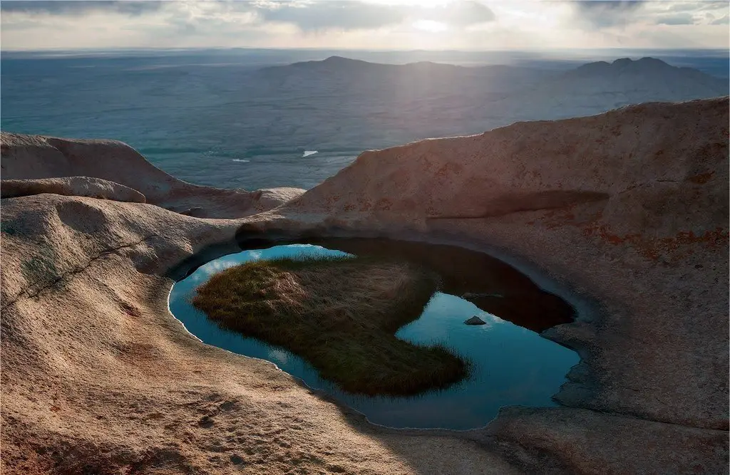 Ozero in Bektau-Ata, Kazakhstan