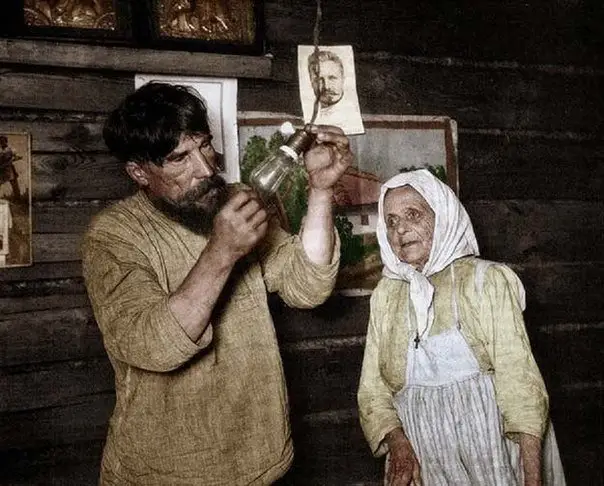 Russian peasants received electricity for the first time, in 1920