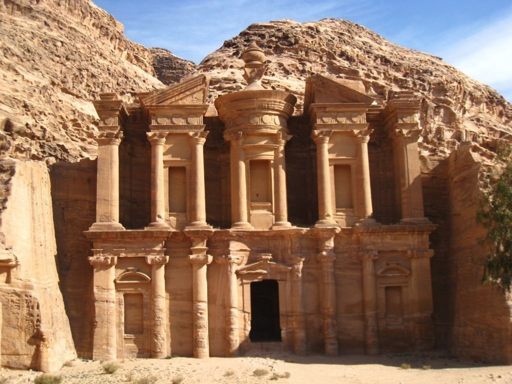 Храм-мавзолей Эль-Хазне, Петра, Иордания