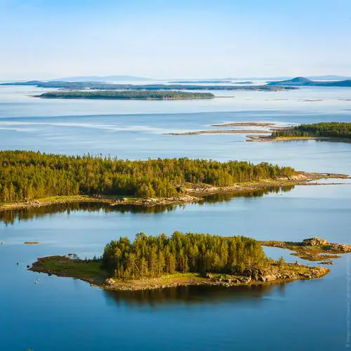 Soaring islands