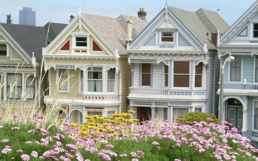 Houses on San Francisco Street, California, USA