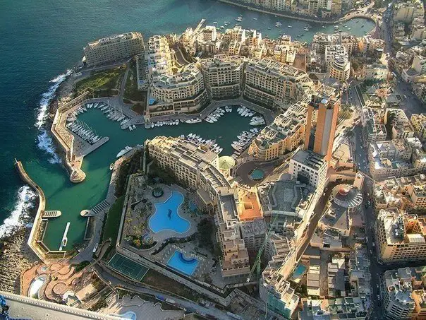 St. Julians, Malta