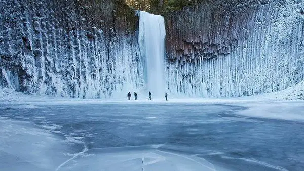 Frozen waterfall in Oregon, USA