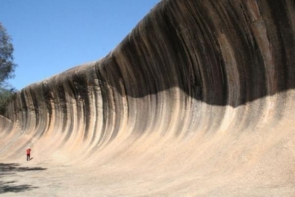 Скала «Каменная Волна» недалеко от Перта — одна из самых старых в мире, ей более 3 миллиардов лет