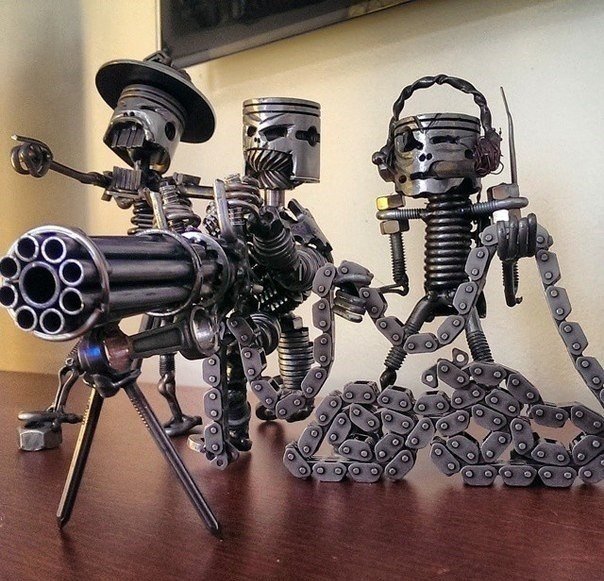 Суровые работы из деталей от мертвых двигателей и металлолома от парня по имени Tyler из компании Tigger Welding. . Восхитительно и чертовки брутально.<br>Вот это искусство, вот это красота