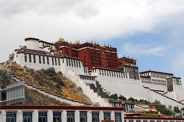 Дворец Потала, резиденция Далай-ламы. Лхаса (Тибет)