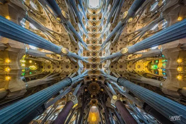 The ceiling of the Sagrada Familia in Barcelona, ​​the most famous project of architect Antonio Gaudi