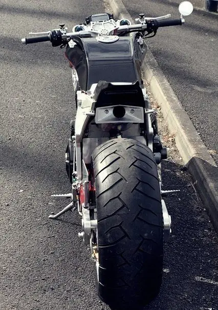 Yamaha MT-01 Barbarian