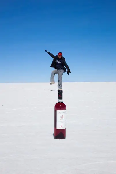 Солончак Уюни (исп. Salar de Uyuni) — высохшее соленое озеро на юге пустынной равнины Альтиплано, Боливия