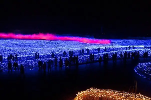 Туннель Света в городе Кувана, Япония