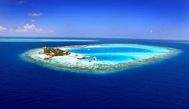 Остров мечты на Мальдивах. Название отеля Huvafen Fushi