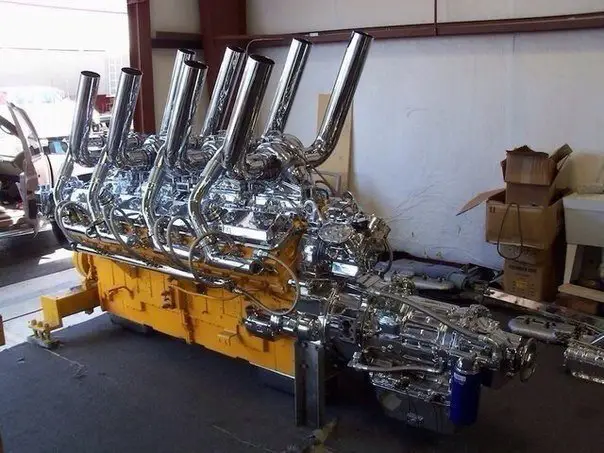 Дизельный V24 мощностью 3400 л.с