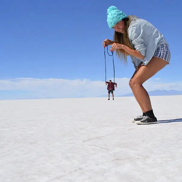 Солончак Уюни (исп. Salar de Uyuni) — высохшее соленое озеро на юге пустынной равнины Альтиплано, Боливия
