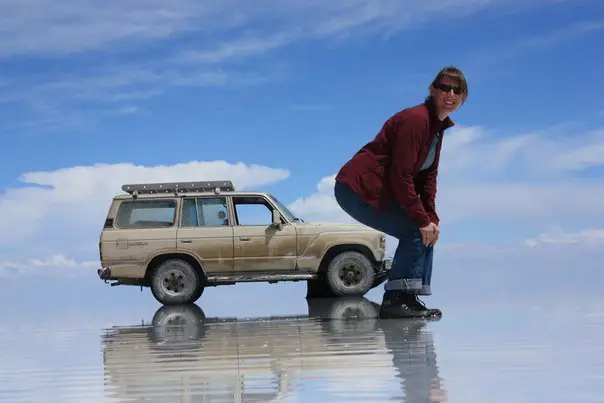 Солончак Уюни (исп. Salar de Uyuni) — высохшее соленое озеро на юге пустынной равнины Альтиплано, Боливия
